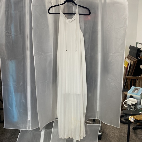 Pleated maxi dress - Picture 3 of 3